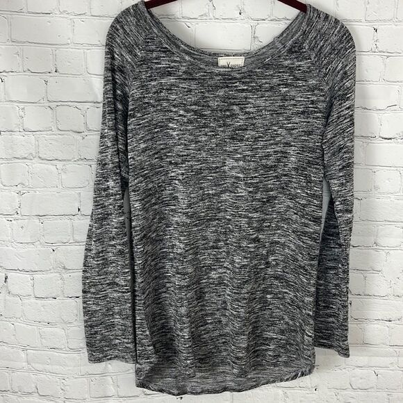 Pen Paper Gray and White Long Sleeve Shirt - Picture 1 of 4